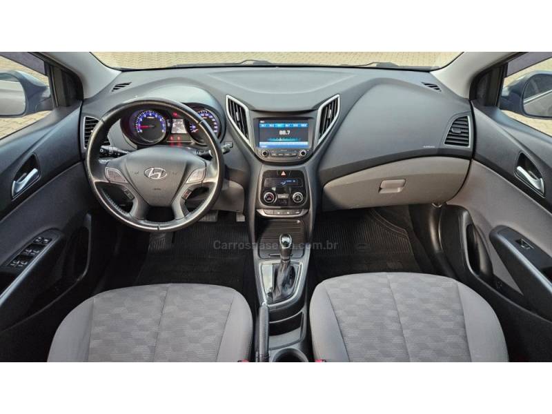 HYUNDAI - HB20S - 2016/2017 - Prata - R$ 69.900,00