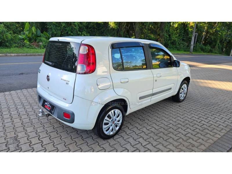 FIAT - UNO - 2010/2011 - Branca - R$ 24.900,00