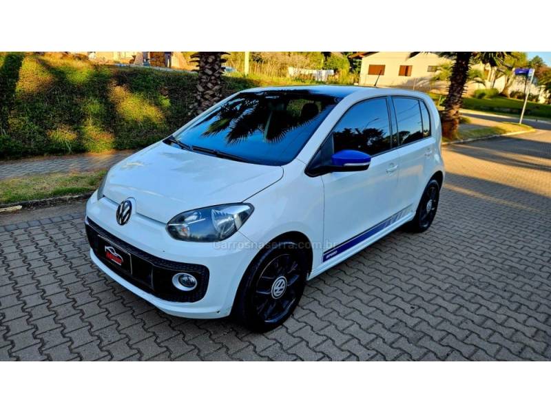 VOLKSWAGEN - UP - 2016/2017 - Branca - R$ 49.000,00
