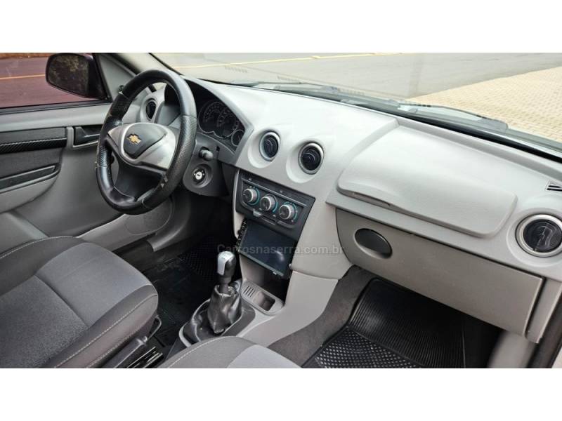 CHEVROLET - PRISMA - 2011/2012 - Prata - R$ 27.900,00