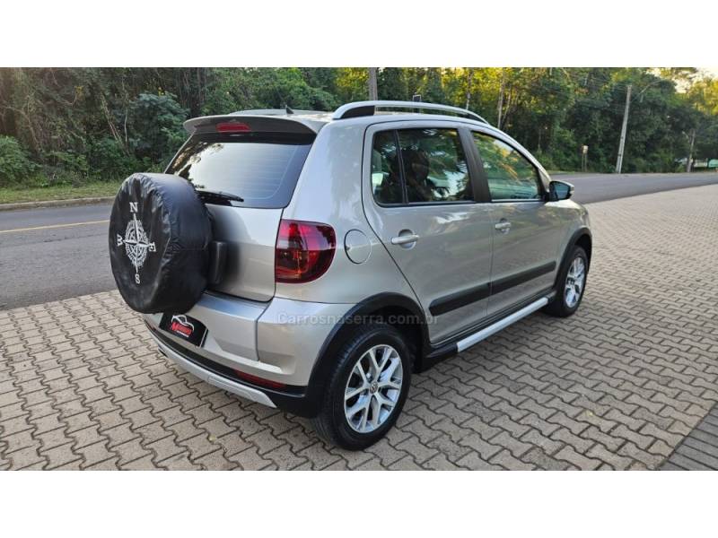 VOLKSWAGEN - CROSSFOX - 2012/2013 - Prata - R$ 44.900,00