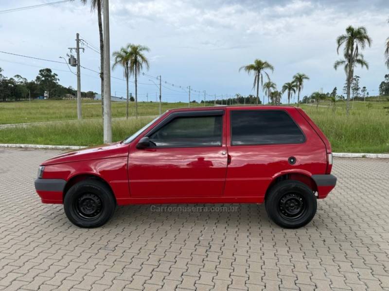 FIAT - UNO - 2010/2011 - Vermelha - R$ 22.900,00
