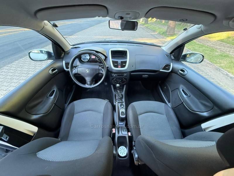 PEUGEOT - 207 - 2011/2012 - Prata - R$ 21.900,00