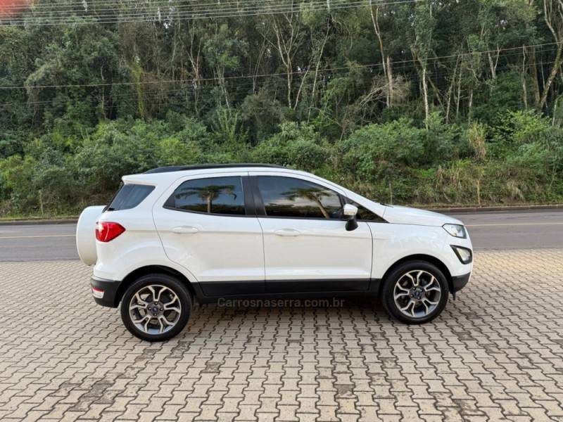 FORD - ECOSPORT - 2017/2018 - Branca - R$ 69.900,00