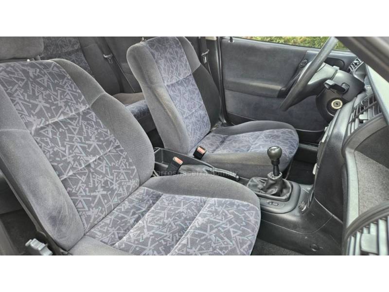 CHEVROLET - VECTRA - 1996/1997 - Verde - R$ 17.900,00