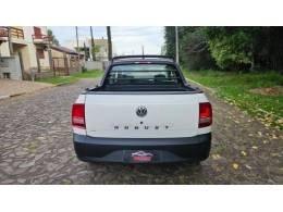 VOLKSWAGEN - SAVEIRO - 2023/2023 - Branca - R$ 77.900,00