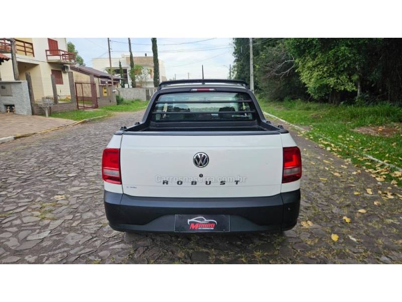 VOLKSWAGEN - SAVEIRO - 2023/2023 - Branca - R$ 77.900,00