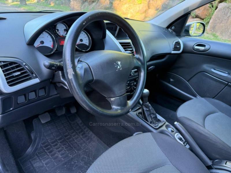 PEUGEOT - 207 - 2011/2012 - Prata - R$ 21.900,00