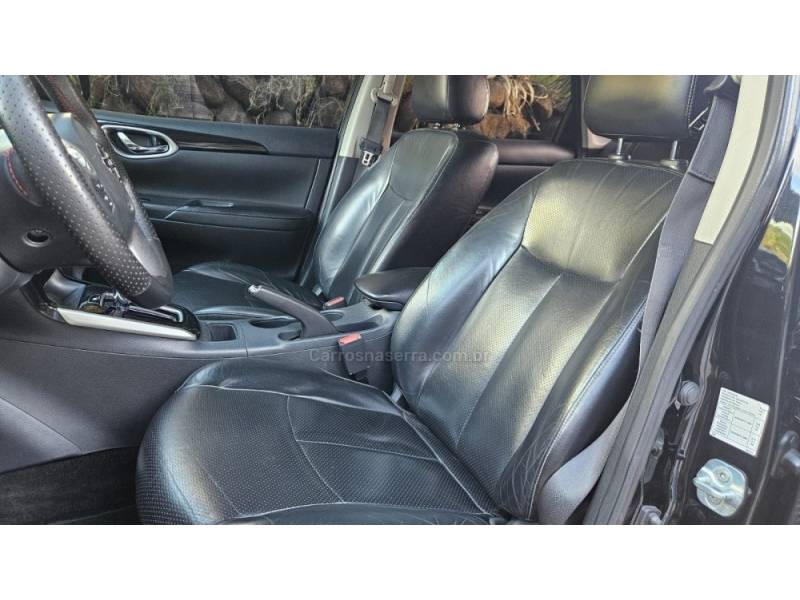 NISSAN - SENTRA - 2017/2018 - Preta - R$ 74.900,00