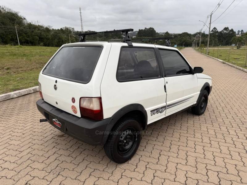 FIAT - UNO - 2008/2009 - Branca - R$ 16.900,00