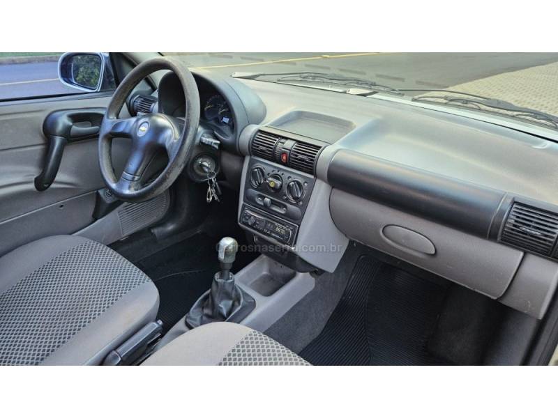 CHEVROLET - CLASSIC - 2010/2011 - Bege - R$ 25.900,00