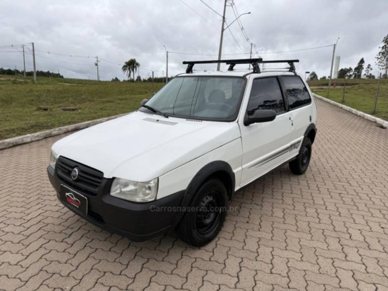 FIAT - UNO - 2008/2009 - Branca - R$ 16.900,00