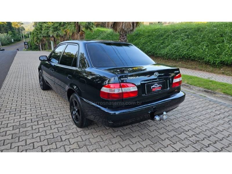 TOYOTA - COROLLA - 1999/1999 - Verde - R$ 25.900,00