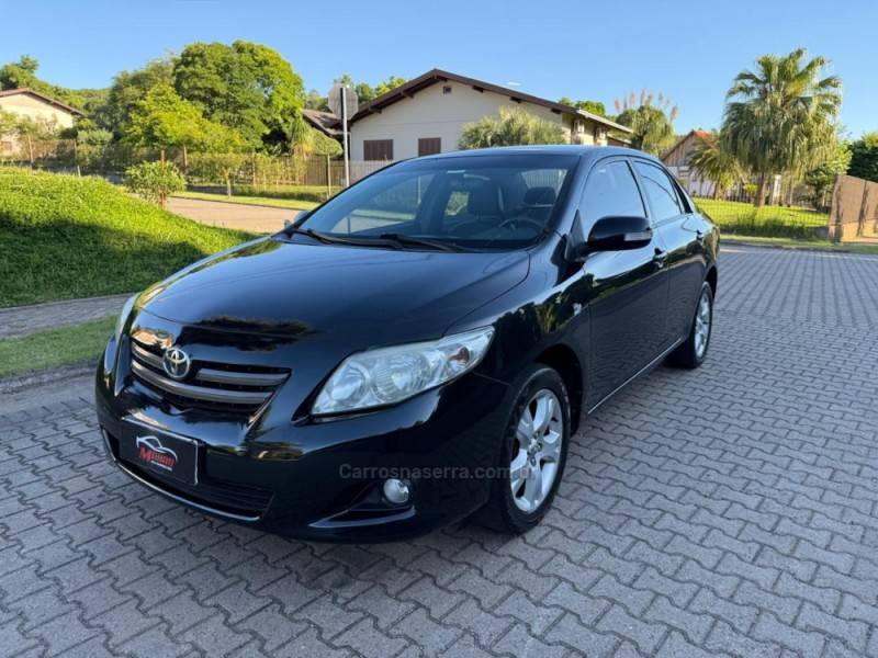 TOYOTA - COROLLA - 2010/2011 - Preta - R$ 50.900,00