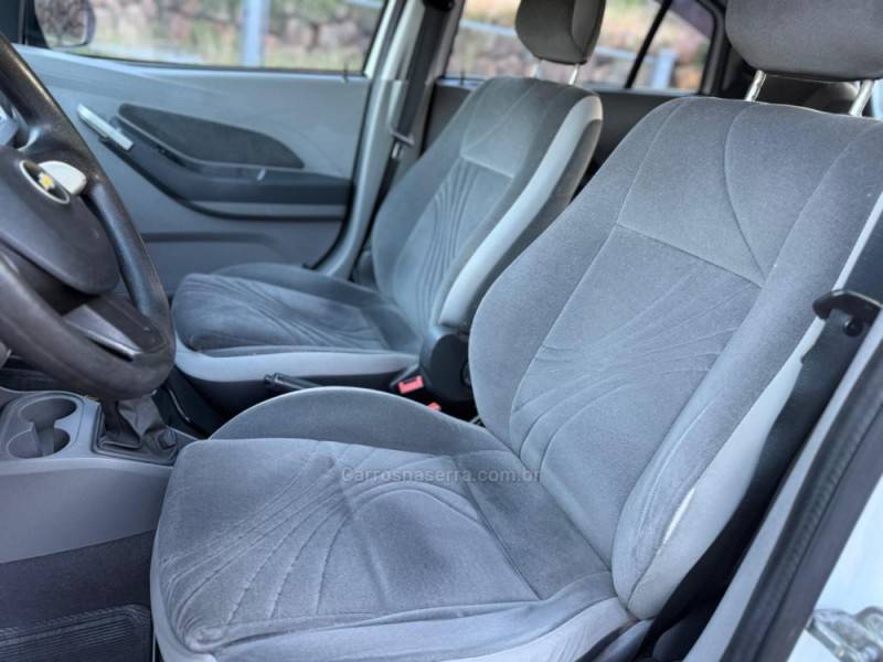CHEVROLET - AGILE - 2010/2011 - Branca - R$ 37.900,00