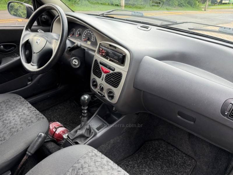 FIAT - SIENA - 2007/2008 - Preta - R$ 24.900,00