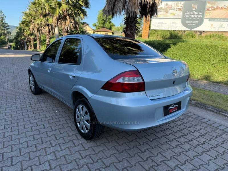 CHEVROLET - PRISMA - 2010/2011 - Prata - R$ 29.900,00