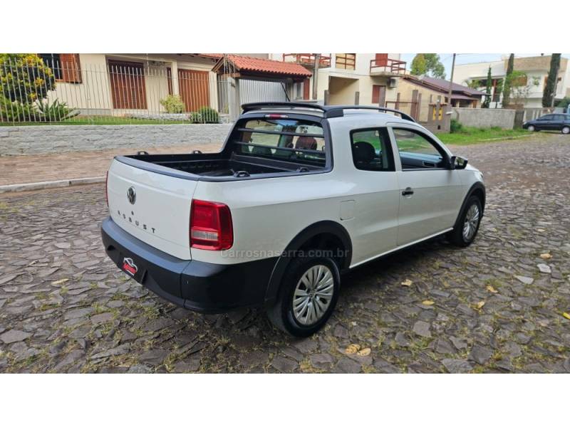 VOLKSWAGEN - SAVEIRO - 2023/2023 - Branca - R$ 77.900,00
