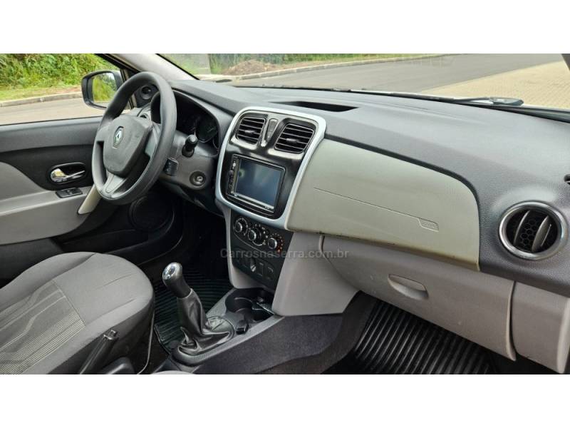 RENAULT - LOGAN - 2017/2018 - Branca - R$ 45.900,00