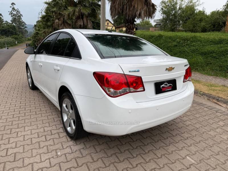 CHEVROLET - CRUZE - 2013/2014 - Branca - R$ 59.500,00