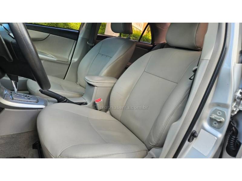 TOYOTA - COROLLA - 2012/2013 - Prata - R$ 70.500,00
