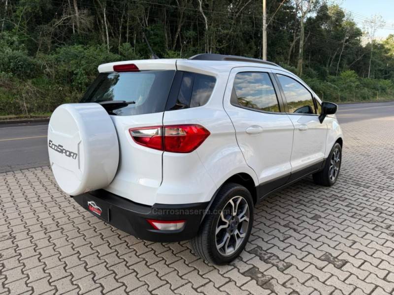 FORD - ECOSPORT - 2017/2018 - Branca - R$ 69.900,00