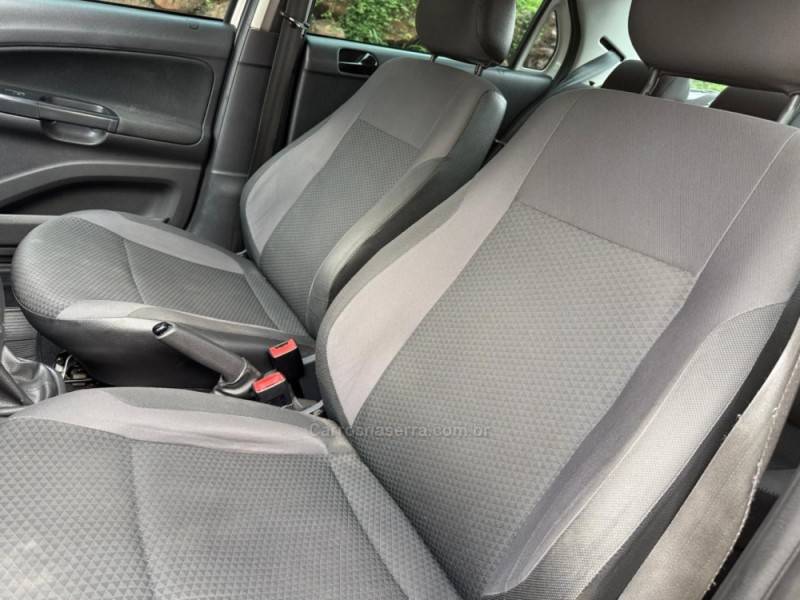 VOLKSWAGEN - VOYAGE - 2020/2021 - Branca - R$ 53.900,00