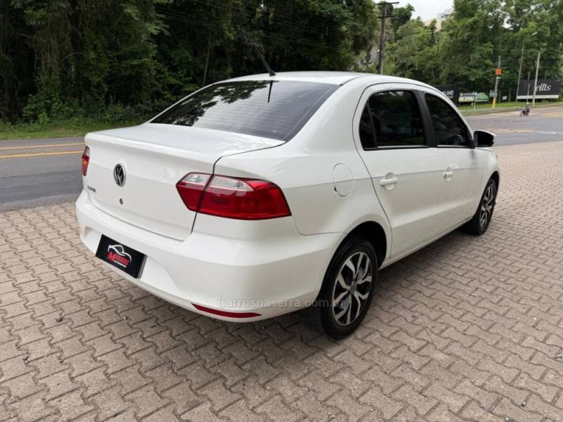 VOLKSWAGEN - VOYAGE - 2020/2021 - Branca - R$ 53.900,00