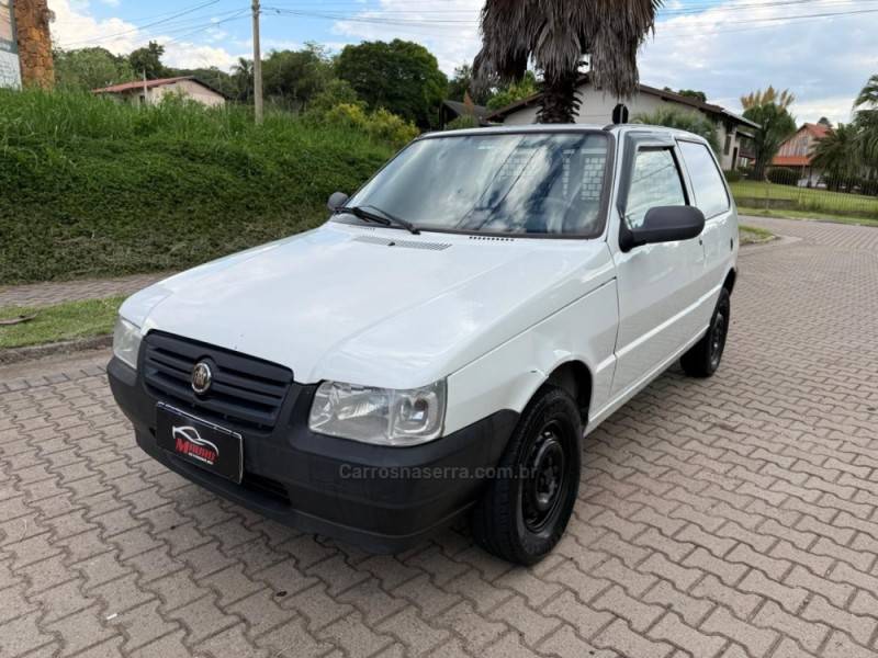 FIAT - UNO - 2013/2013 - Branca - R$ 23.900,00