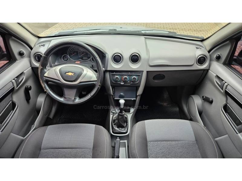 CHEVROLET - PRISMA - 2011/2012 - Prata - R$ 27.900,00