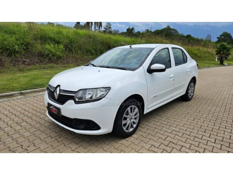 RENAULT - LOGAN - 2017/2018 - Branca - R$ 45.900,00