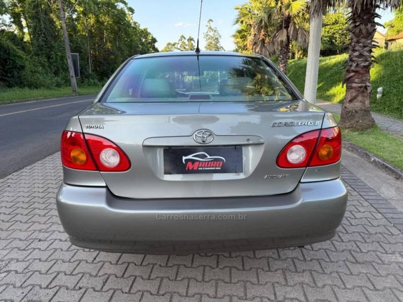 TOYOTA - COROLLA - 2003/2003 - Prata - R$ 36.900,00