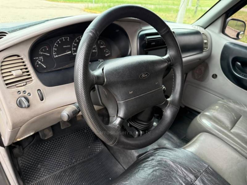 FORD - RANGER - 1998/1998 - Cinza - R$ 27.900,00