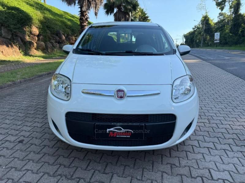 FIAT - PALIO - 2014/2015 - Branca - R$ 38.900,00