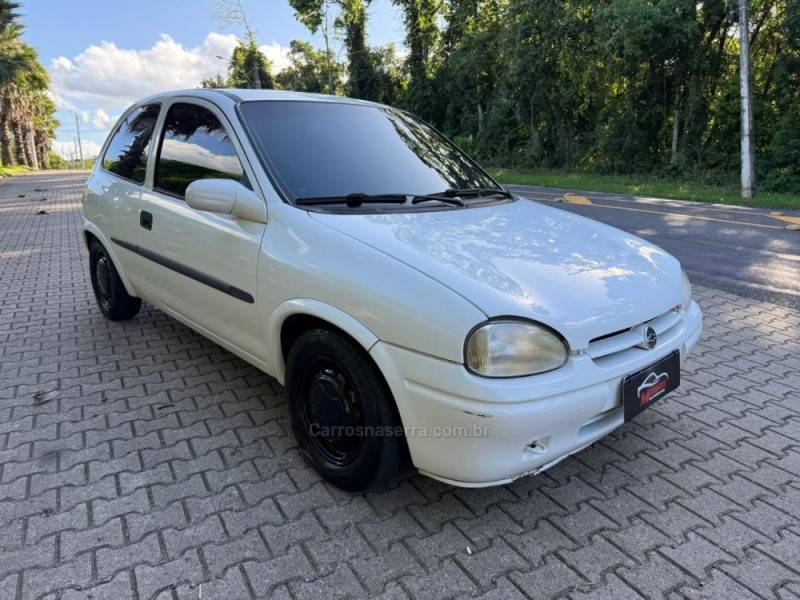 CHEVROLET - CORSA - 1996/1996 - Branca - R$ 13.900,00