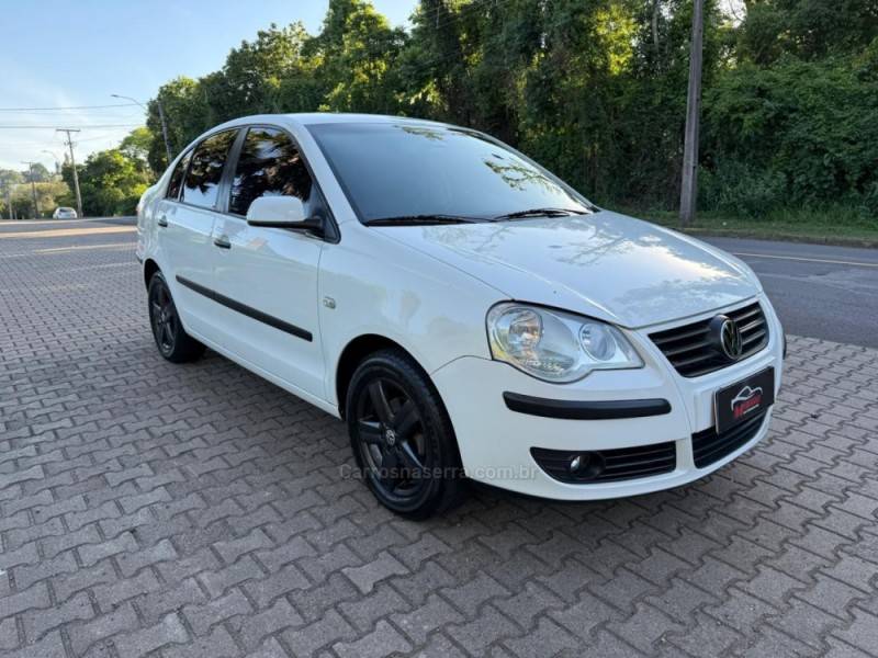 VOLKSWAGEN - POLO - 2006/2007 - Branca - R$ 32.900,00