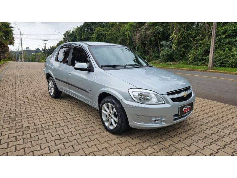 CHEVROLET - PRISMA - 2011/2012 - Prata - R$ 27.900,00