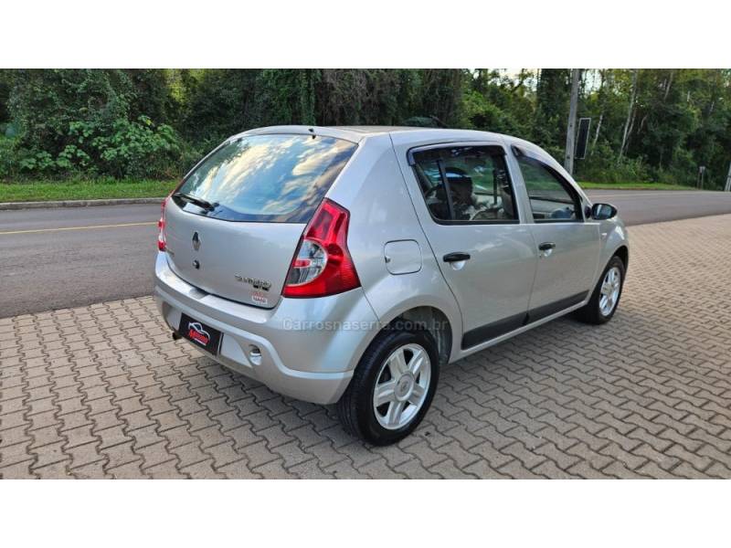 RENAULT - SANDERO - 2008/2009 - Prata - R$ 27.500,00