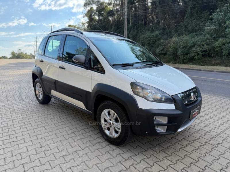 FIAT - IDEA - 2013/2013 - Branca - R$ 36.900,00