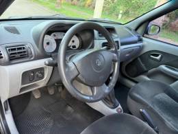 RENAULT - CLIO - 2007/2008 - Preta - R$ 21.900,00