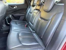 FIAT - TORO - 2016/2017 - Vermelha - R$ 97.900,00