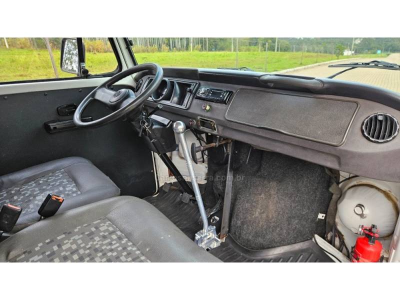 VOLKSWAGEN - KOMBI - 2007/2007 - Branca - R$ 45.900,00