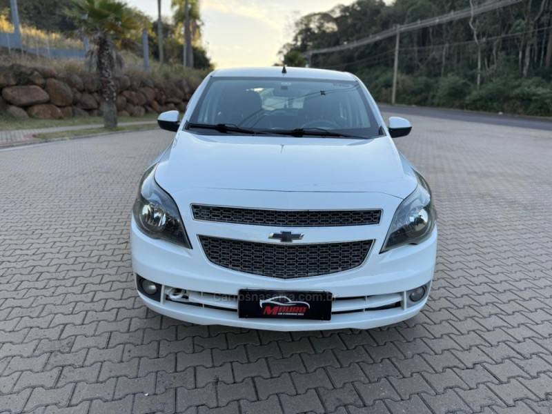 CHEVROLET - AGILE - 2010/2011 - Branca - R$ 37.900,00