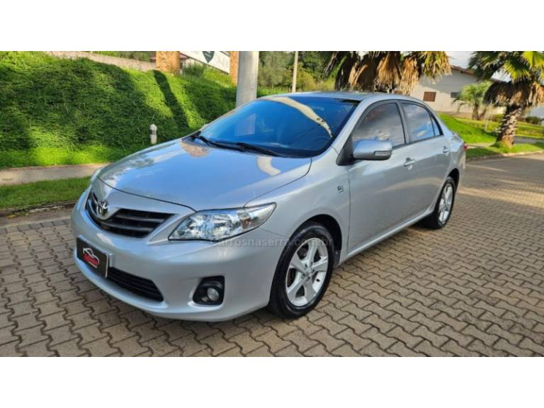 TOYOTA - COROLLA - 2012/2013 - Prata - R$ 70.500,00