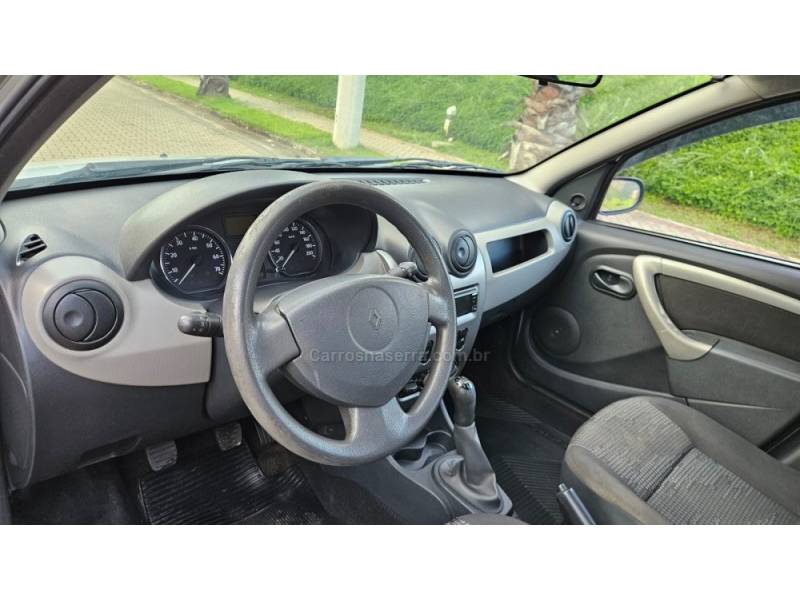 RENAULT - SANDERO - 2008/2009 - Prata - R$ 27.500,00