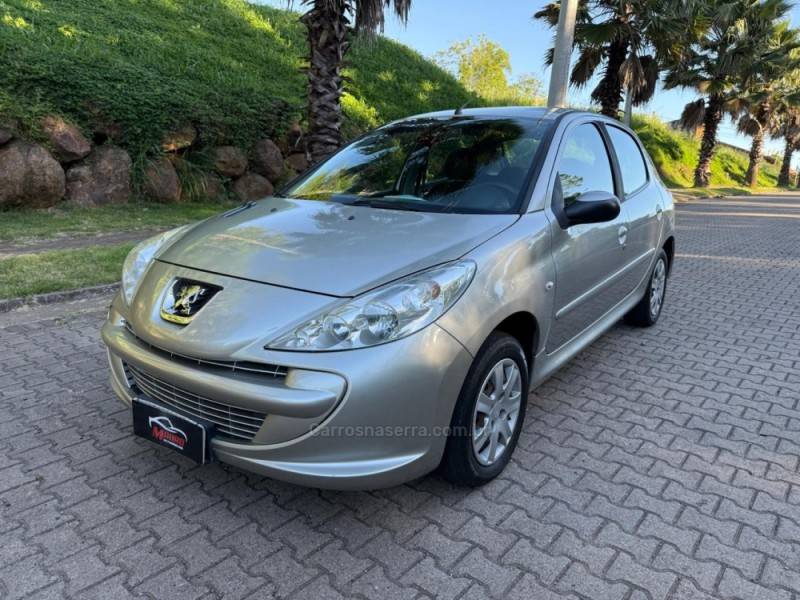PEUGEOT - 207 - 2011/2012 - Prata - R$ 21.900,00
