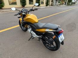 HONDA - CB 300R - 2009/2010 - Dourada - R$ 11.900,00