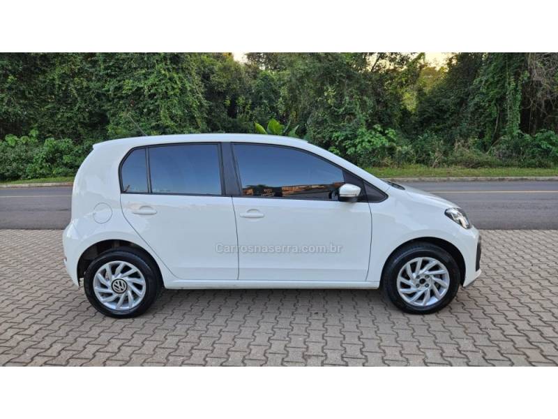 VOLKSWAGEN - UP - 2019/2020 - Branca - R$ 64.000,00