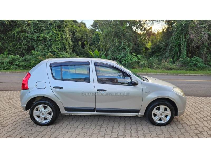 RENAULT - SANDERO - 2008/2009 - Prata - R$ 27.500,00