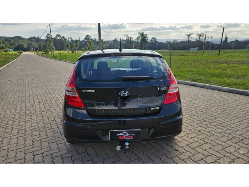 HYUNDAI - I30 - 2009/2010 - Preta - R$ 46.500,00
